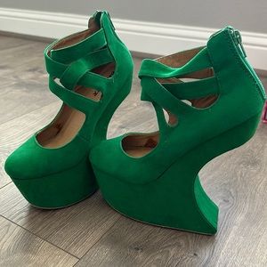 Women’s Green Heeless Platforms